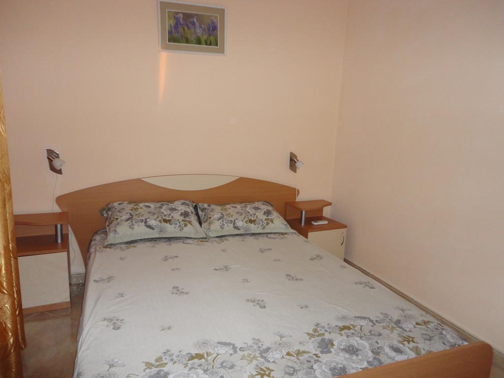 Tashevi Apartments Поморие Экстерьер фото