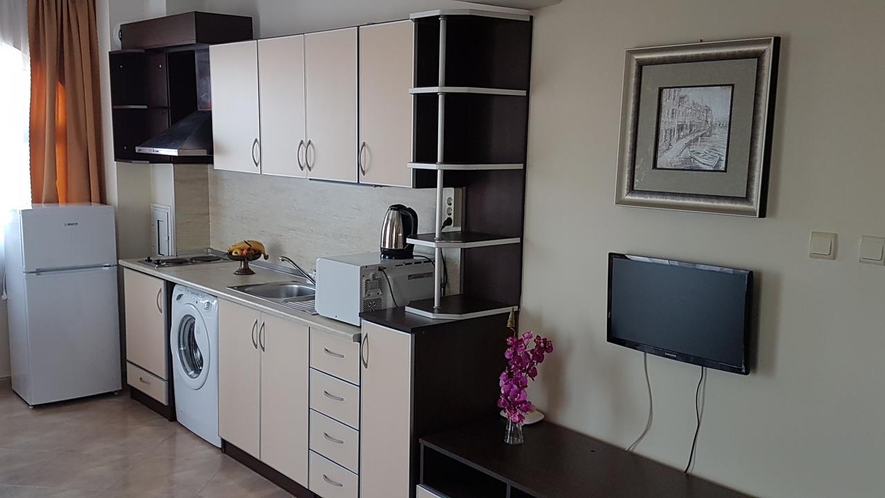 Tashevi Apartments Поморие Экстерьер фото