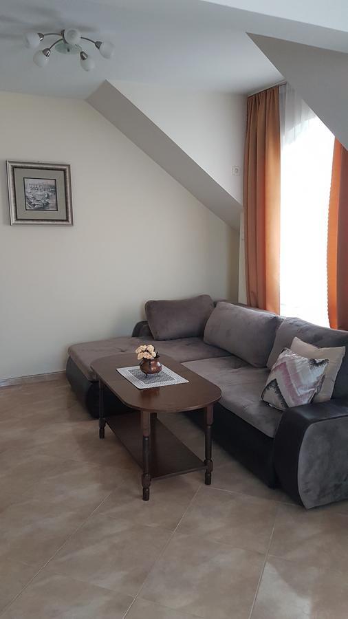 Tashevi Apartments Поморие Экстерьер фото