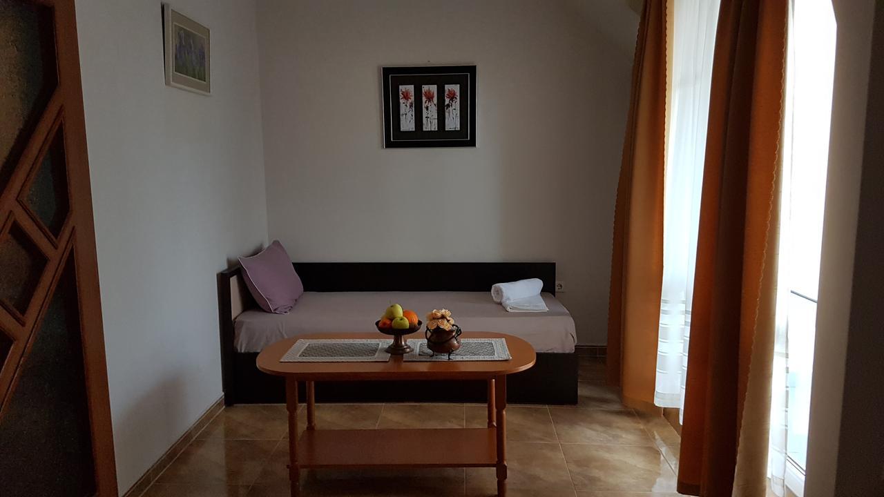 Tashevi Apartments Поморие Экстерьер фото